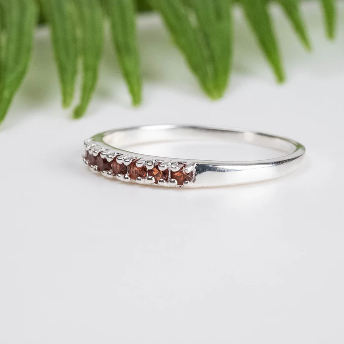 Garnet Ring 1.5mm
